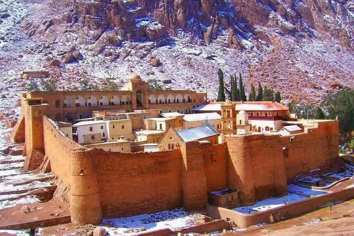 Escursione al Monastero di Santa Caterina – spiritualità e natura nel cuore del Sinai