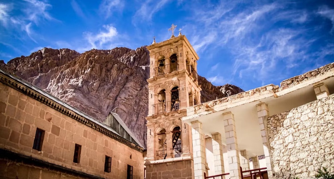 Escursione al Monastero di Santa Caterina – spiritualità e natura nel cuore del Sinai