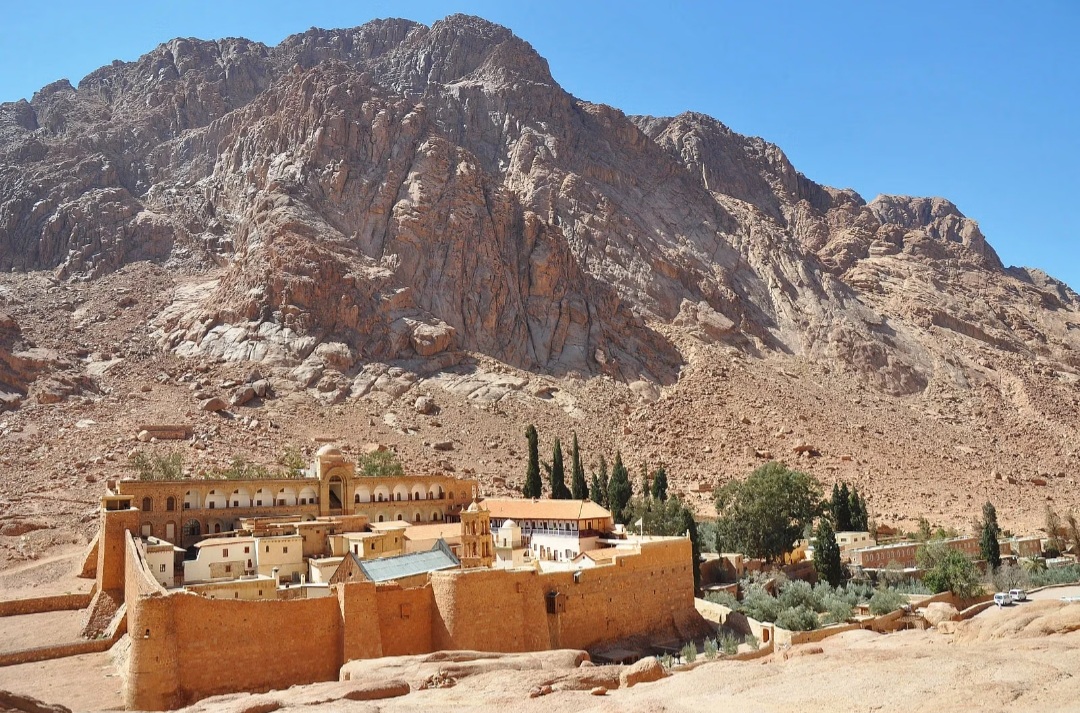 Escursione al Monastero di Santa Caterina – spiritualità e natura nel cuore del Sinai