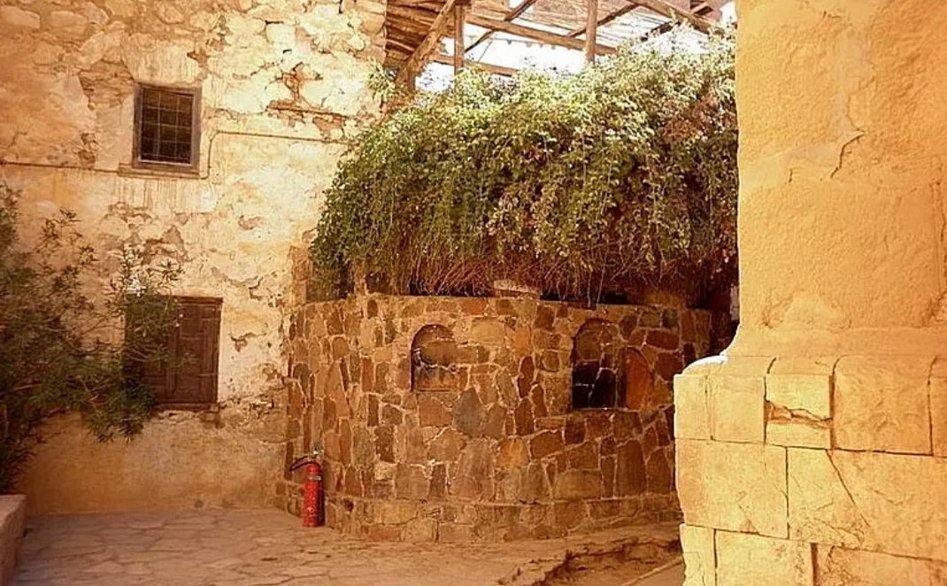 Escursione al Monastero di Santa Caterina – spiritualità e natura nel cuore del Sinai