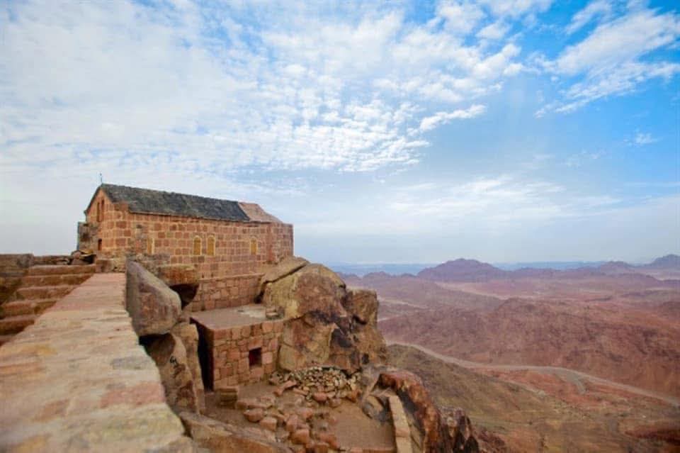 Escursione al Monastero di Santa Caterina – spiritualità e natura nel cuore del Sinai
