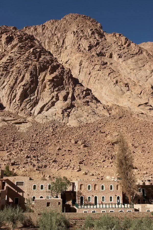 Escursione al Monastero di Santa Caterina – spiritualità e natura nel cuore del Sinai