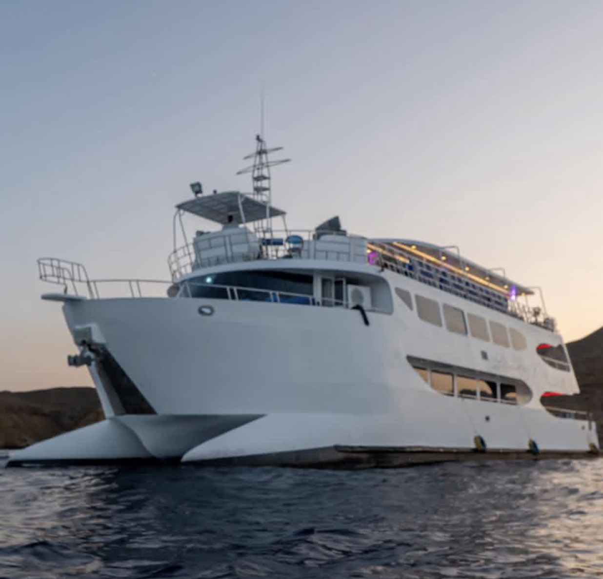 Catamaran Liberty – Croisière familiale de luxe à Sharm El Sheikh