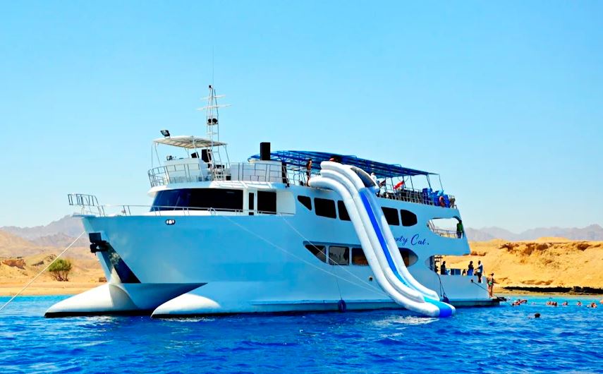 Catamaran Liberty – Croisière familiale de luxe à Sharm El Sheikh