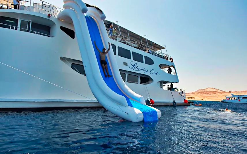 Catamaran Liberty – Croisière familiale de luxe à Sharm El Sheikh