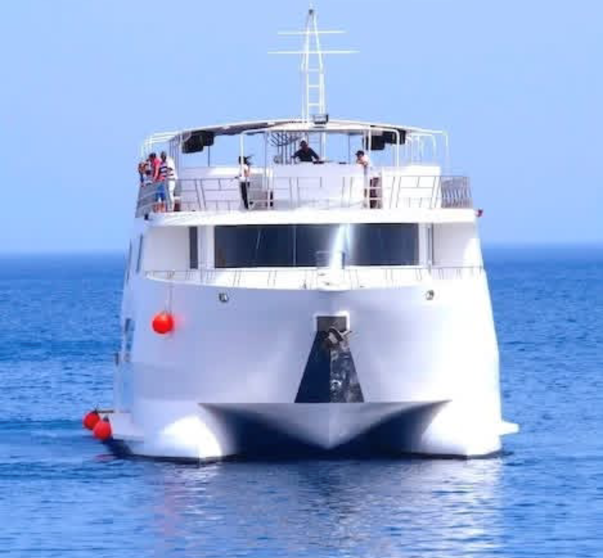 Catamaran Liberty – Croisière familiale de luxe à Sharm El Sheikh