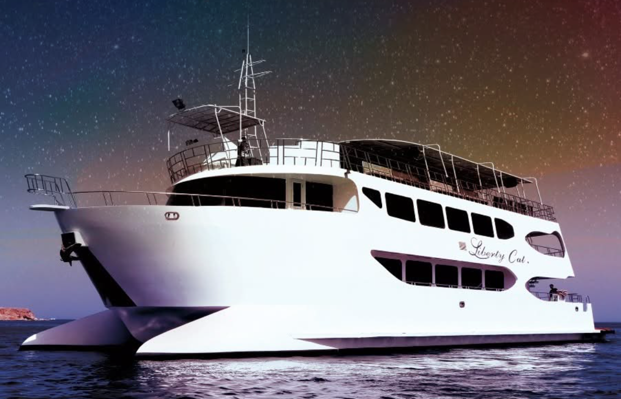 Catamaran Liberty – Croisière familiale de luxe à Sharm El Sheikh