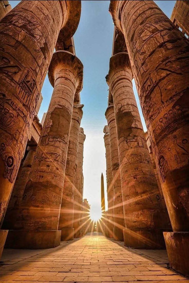 الأقصر بالطائرة