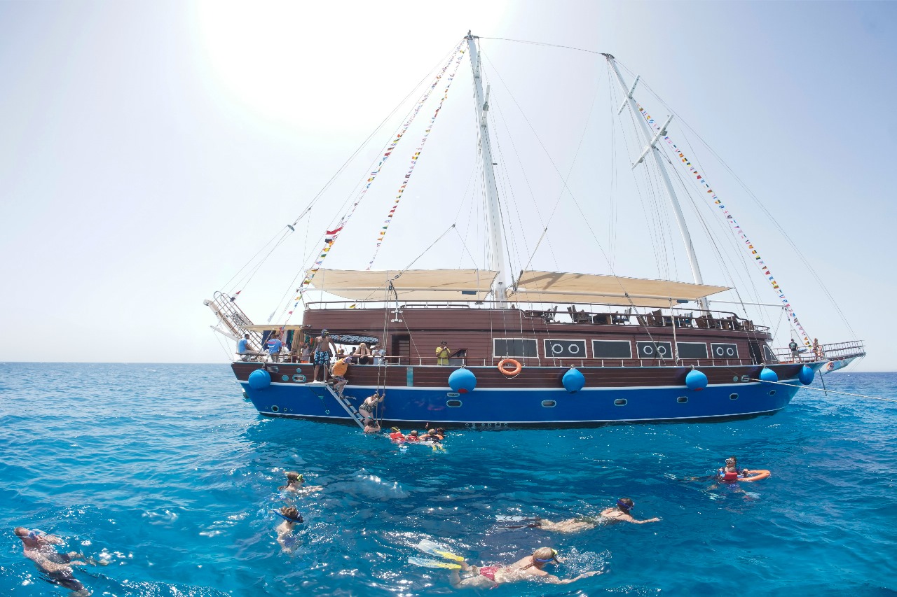 Korsan Yelkenli Tekne – Ras Mohammed & White Island Turu