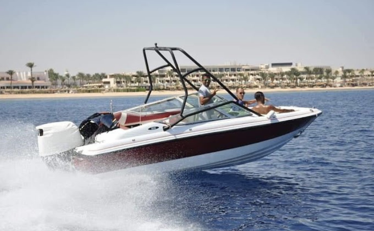 Giochi d’acqua (motoscafo privato)
