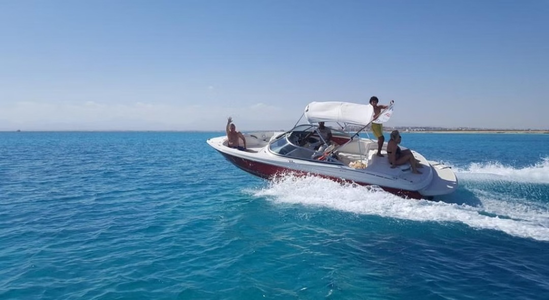 Giochi d’acqua (motoscafo privato)